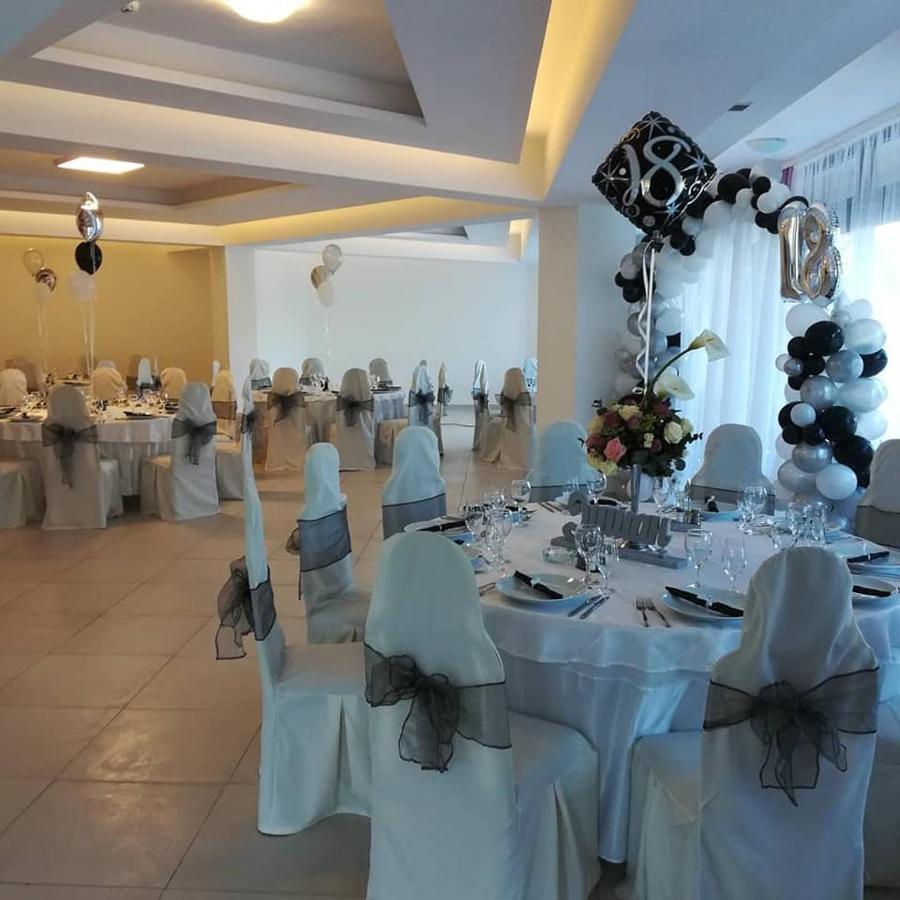 Hotel Plaza à Varvarin Extérieur photo