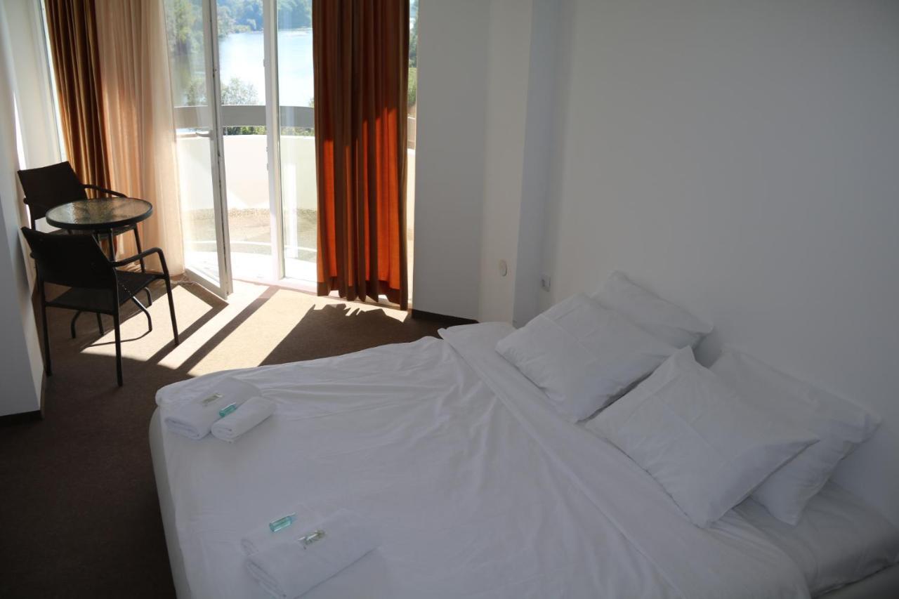 Hotel Plaza à Varvarin Extérieur photo